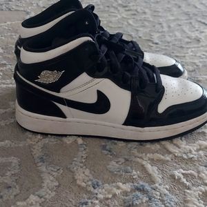 Air Jordan sneakers size 7